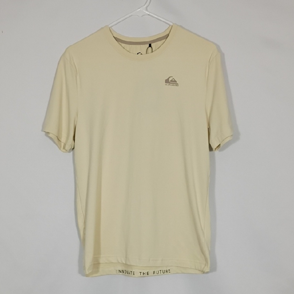 NWT Quiksilver Mens Oyster White Brick Tee Dry Flight Mens Size Small Athleisure